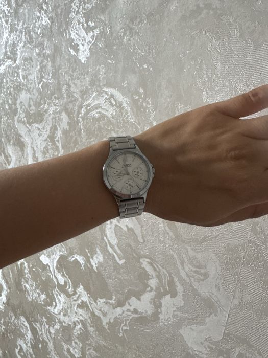 Casio часы продам