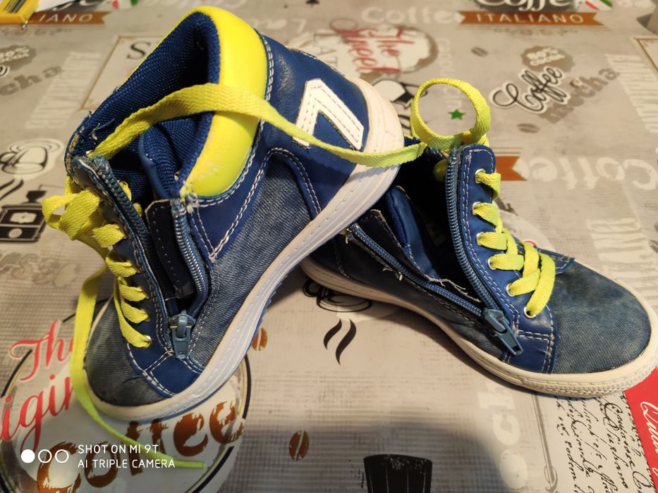 ЛОТ Обувки Adidas и Mat star