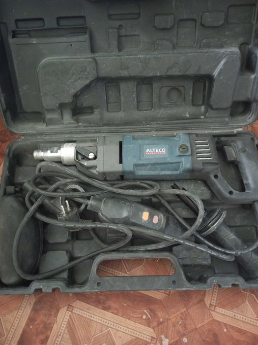 Дрель алмазного бурения