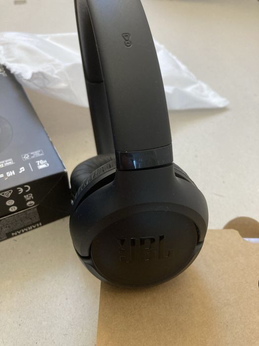 Casti wireless noi JBL Tune 530BT