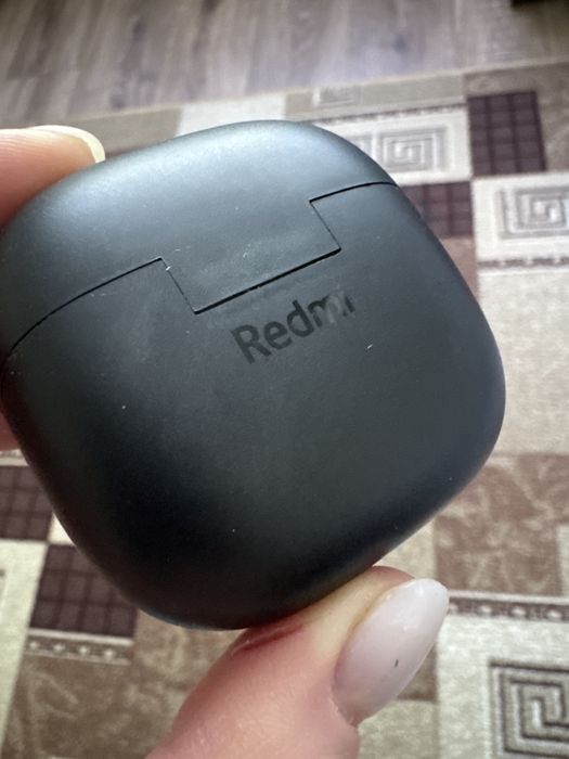 Продам наушники Redmi