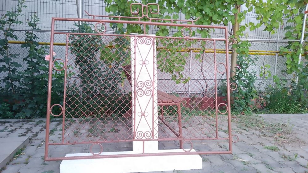 Vând Poarta fier+Panouri gard