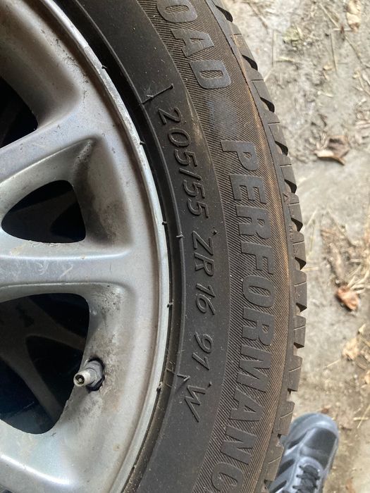Комплект джанти с гуми летни 205 55 16 Bridgestone