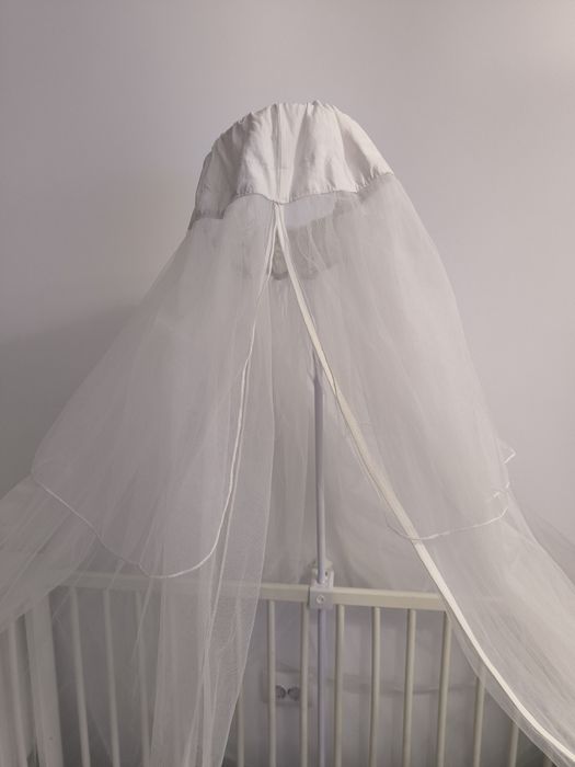 Baldachin din tul cu suport metalic