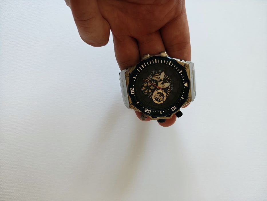 Часовник Guess GW0324G1