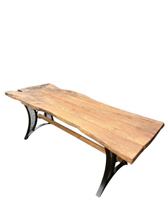 Маси и пейки от дърво – ръчна изработка