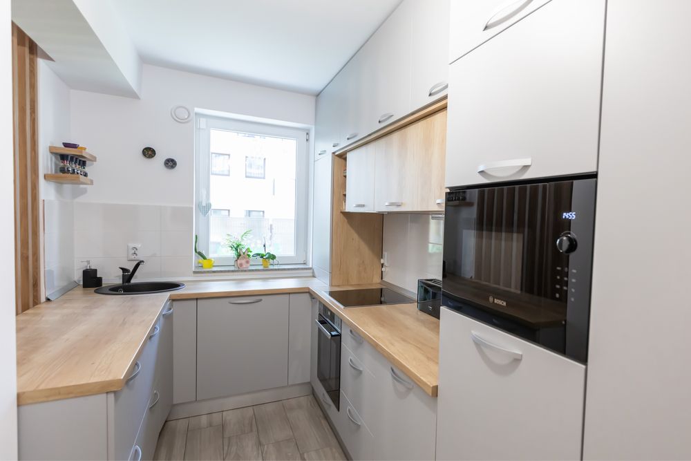 3 camere CORESI cu Gradina Privata