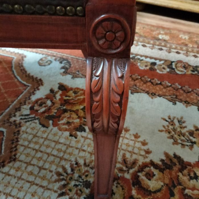 Кожаные кресла 2 штуки