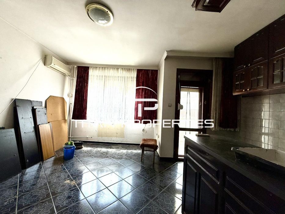 Тристаен апартамент за продажба в кв.Мараша