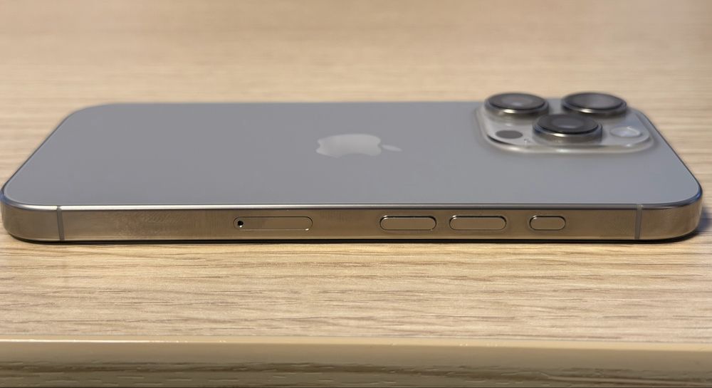 Iphone 16 pro 128 GB / Natural titanium