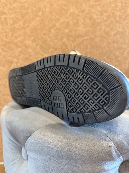 Givenchy – G4 Low Sneakers