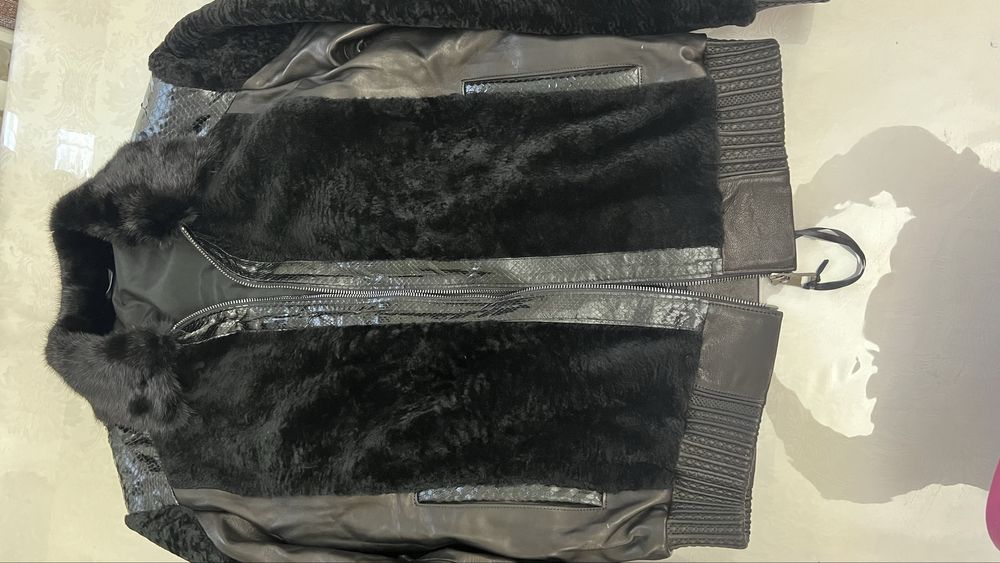 Продам новую куртку