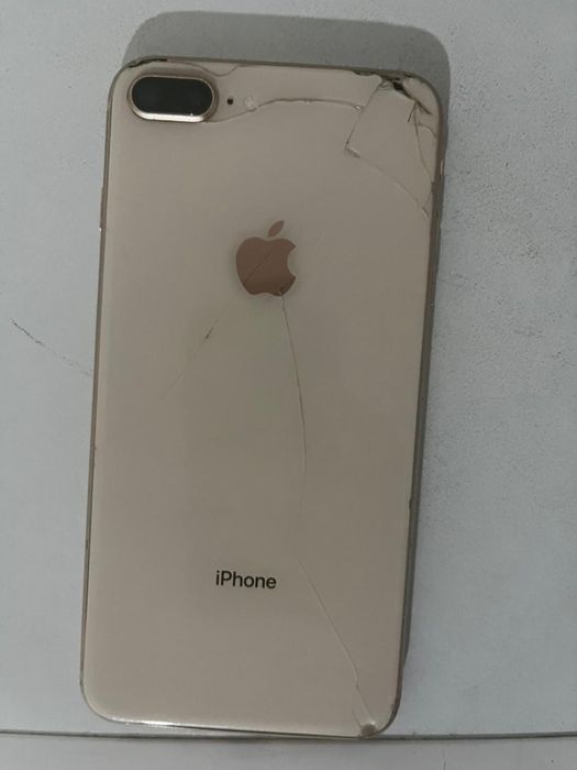 Айфон 8+ 64гб.