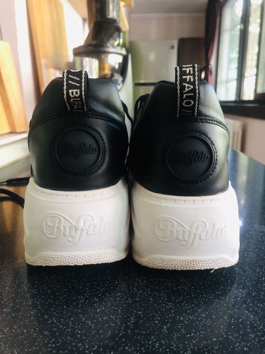 Adidași Buffalo 40
