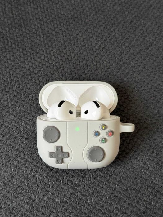 Безжични слушалки Apple AirPods 4 ANC автентични с калъф