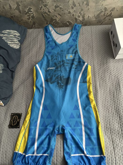 Продам борцовки одам даром барцовка на тела