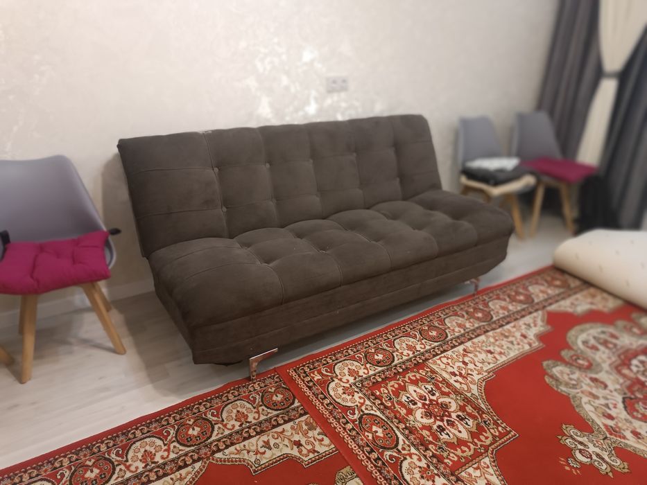 Продается диван 
ЖК Gulder Самовы