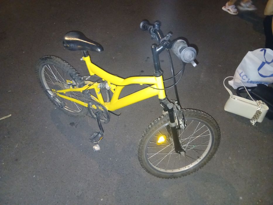 Vând bicicleta mtb de copii roti pe 20