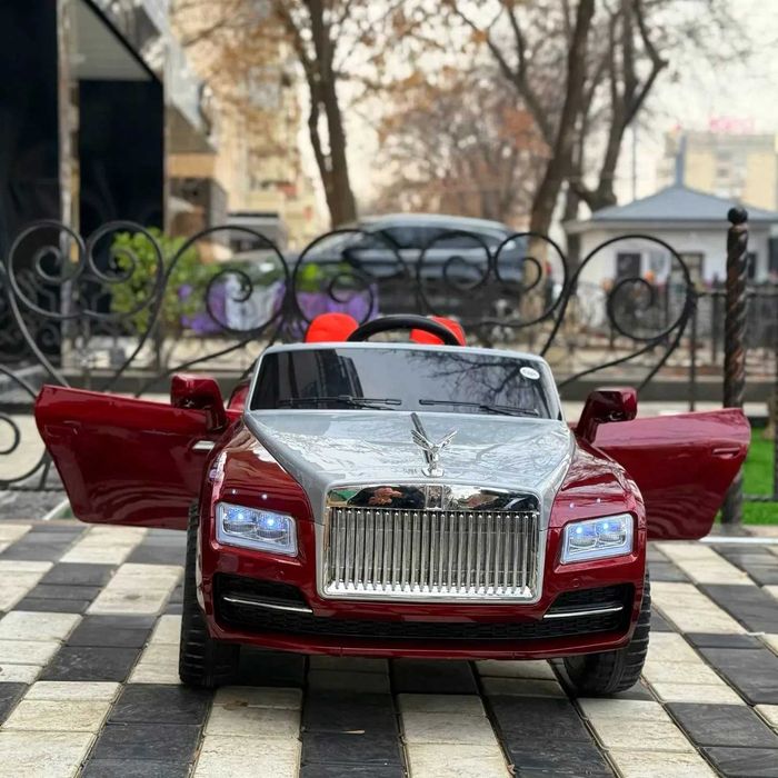 Детский электромобиль на аккумуляторе.