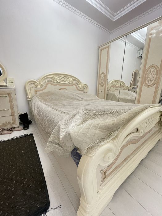 Срочно продам спальный гарнитур 1.6