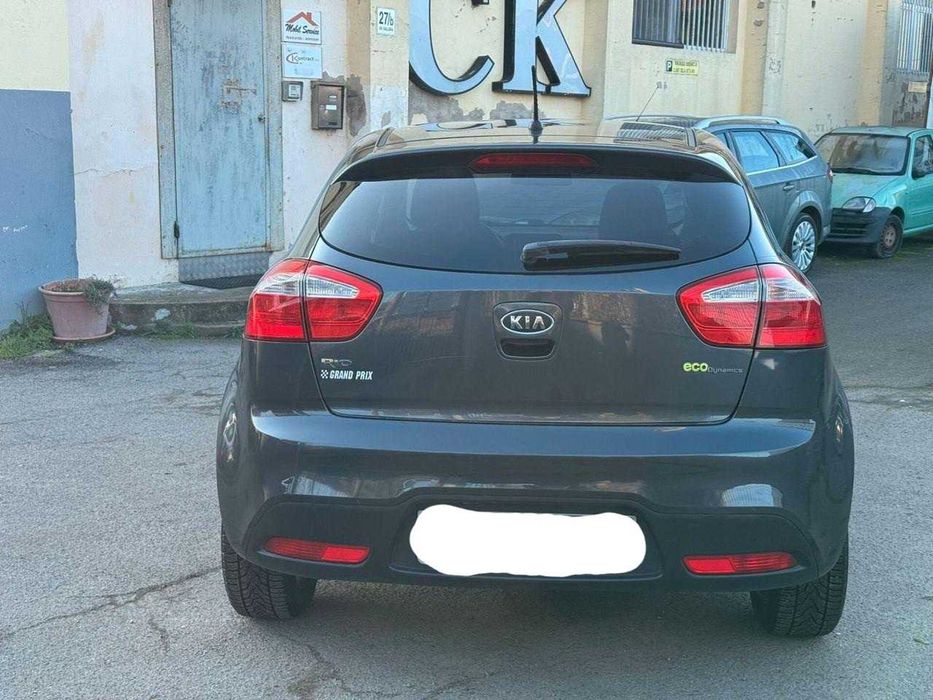 Kia Rio 1.4D на части