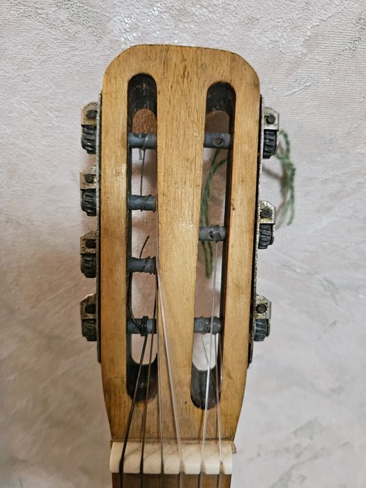 Продам гитару из Москвы