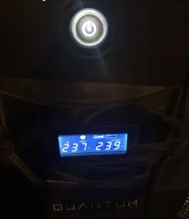 UPS APC и EPYC  QUANTUM непрекъсваемо захранване за компютър