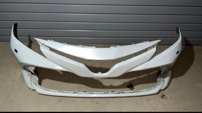 Бампер передний на Камри 70