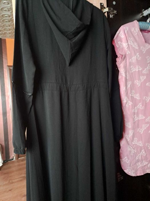 Дамска дълга връхна дреха с качулка