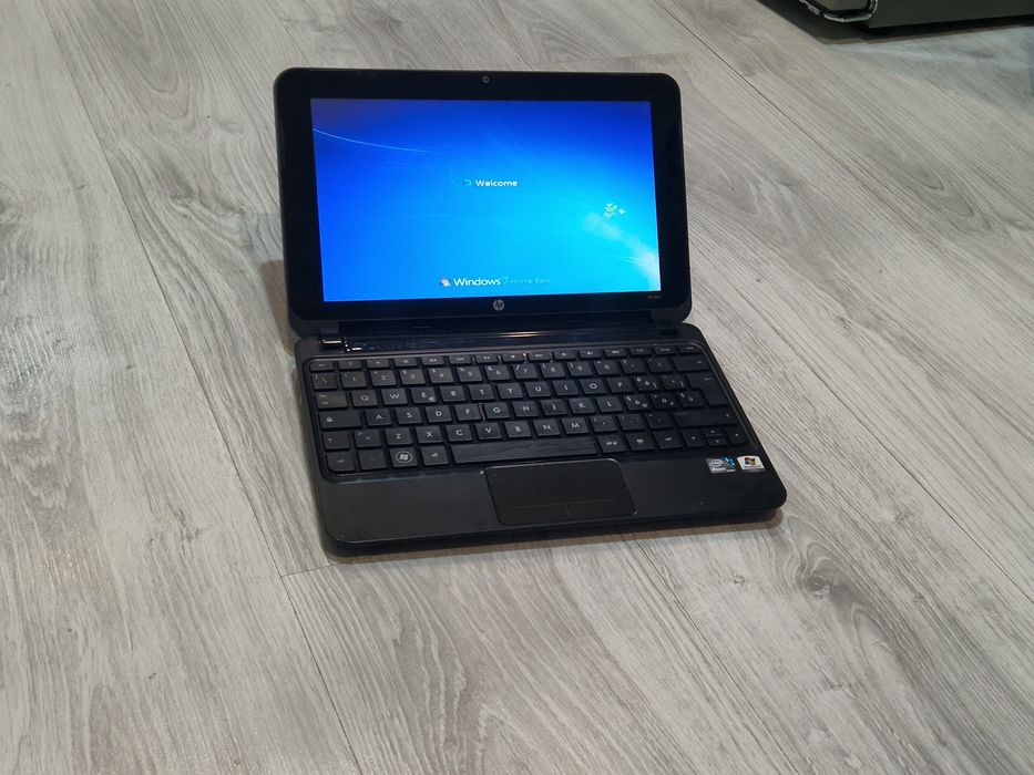 Mini laptop HP perfect funcțional,