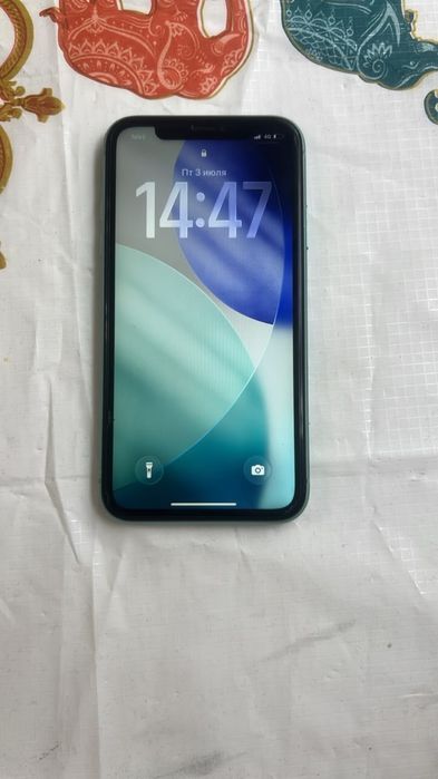 Продам айфон 11