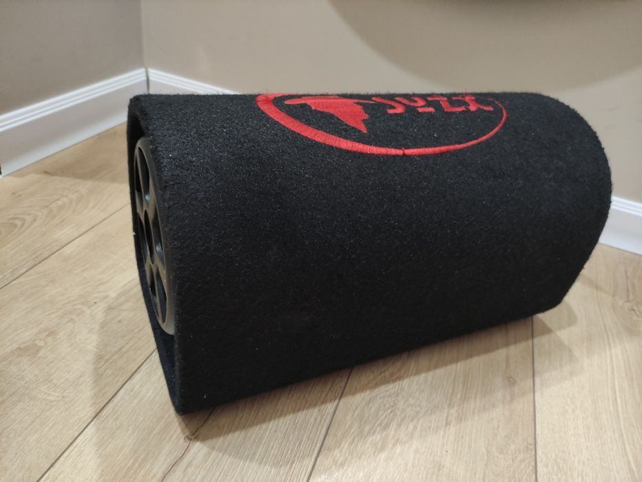 Почти новый сабвуфер