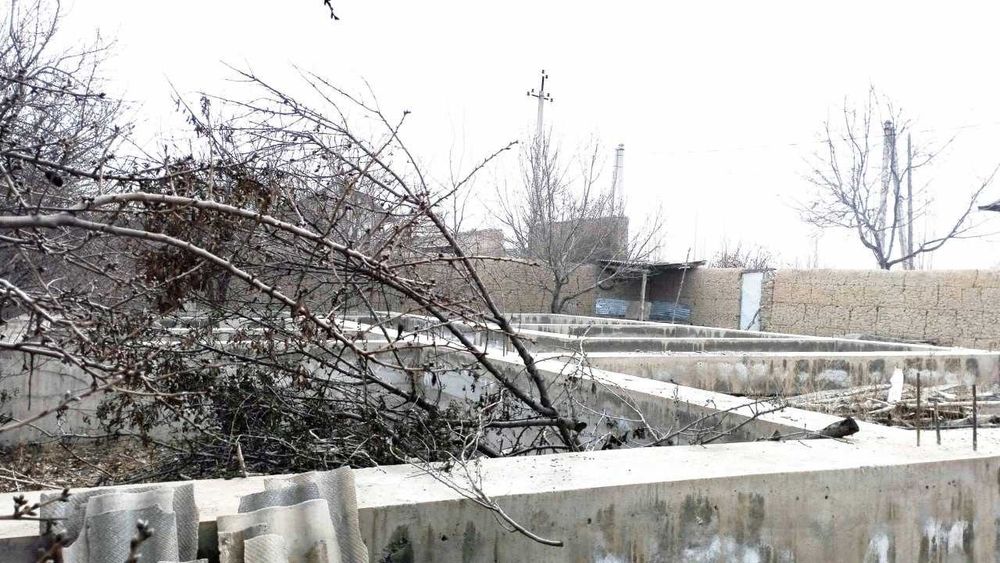 Oq ariq masjididan 600 metr 4 sotik yer uchastkasi sotiladi