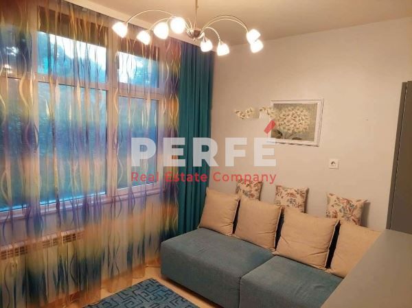 Дава се под наем Тристаен апартамент в Бургас, Лазур - 80 кв.м за 663 € - Снимка #2