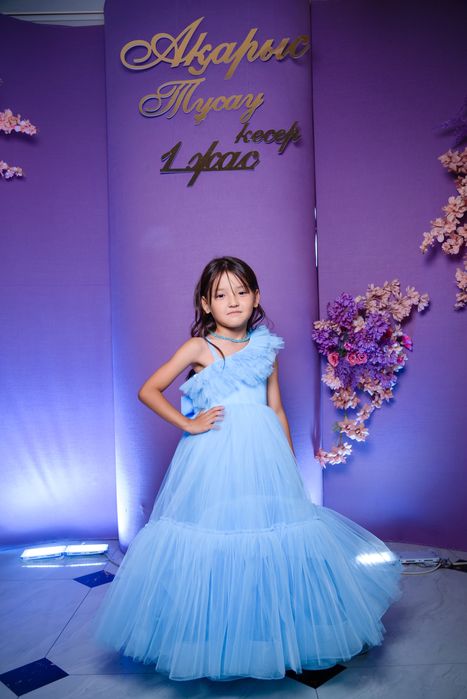 Продам Платья на 6-7 лет