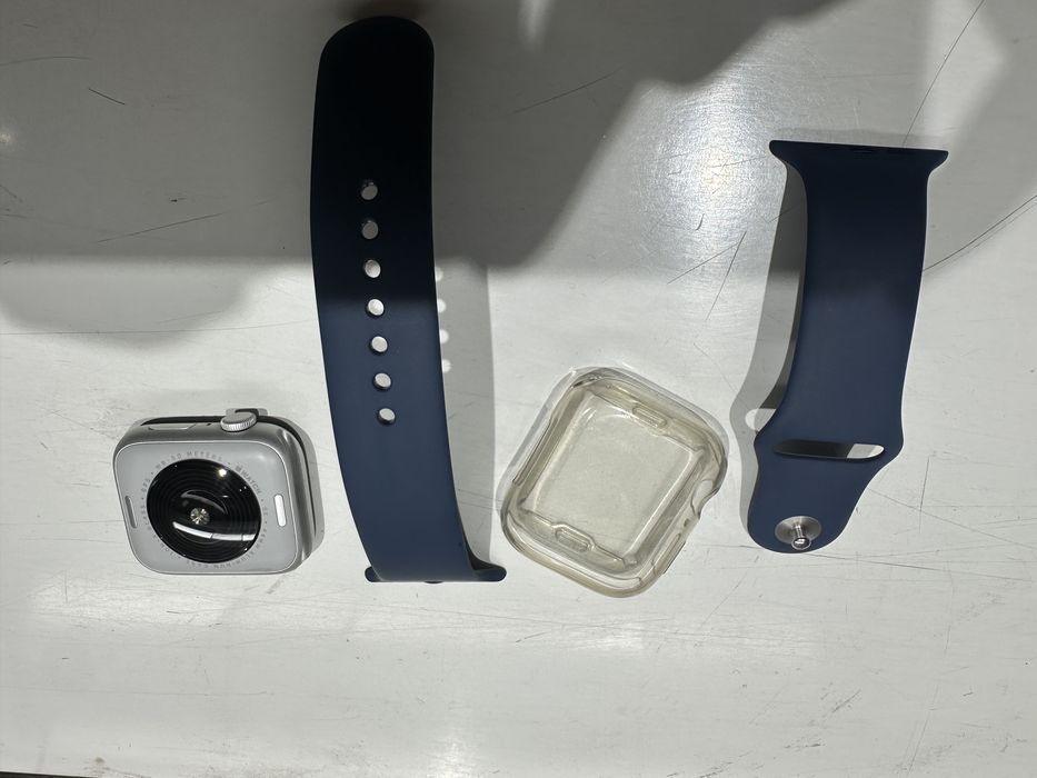 Apple Watch 44 мм.