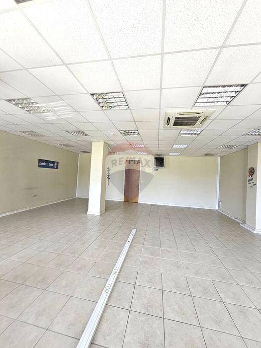 Дава се под наем Офис в Варна, Младост 1 - 100 кв.м за 800 € - Снимка #2