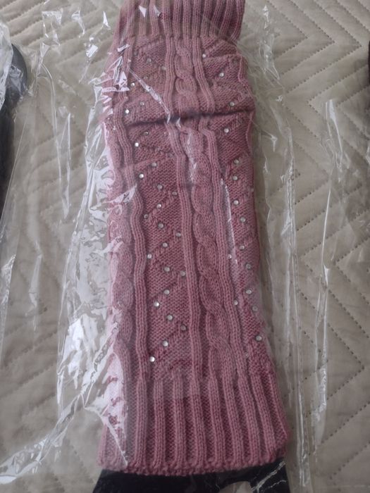 Зимни дамски мекички гети 27 броя продават се всички заедно.