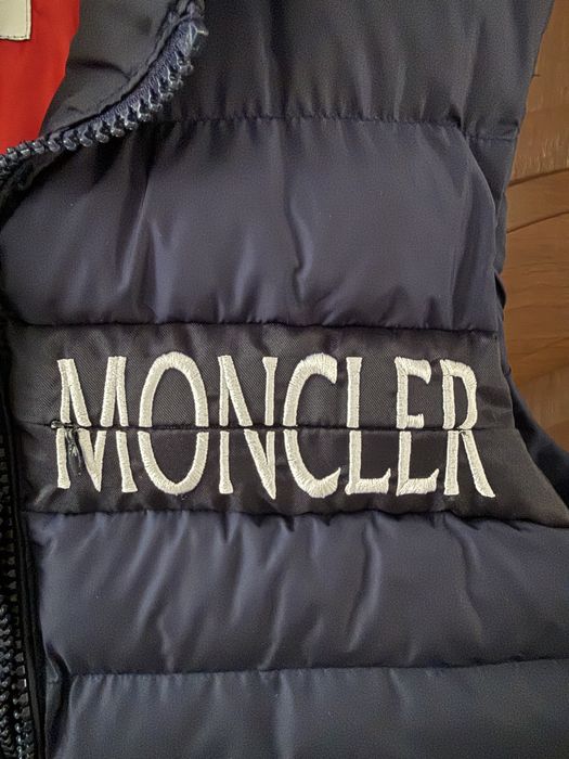 vesta moncler albastra