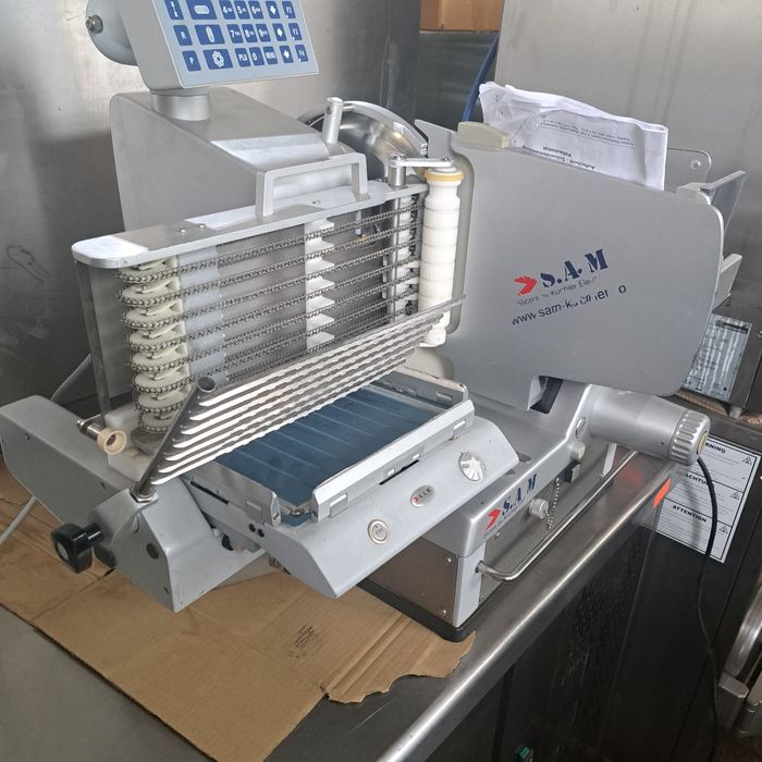 Колбасорезачка професионална автоматична S.A.M.