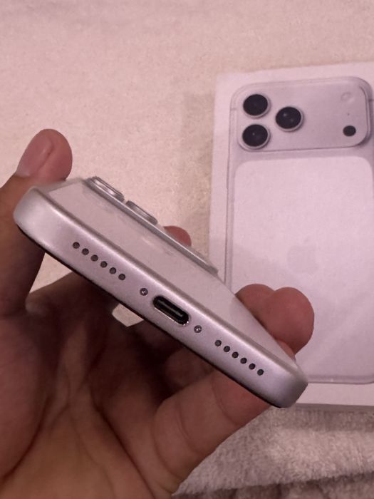 Iphone 17 Pro max идеальный состояние