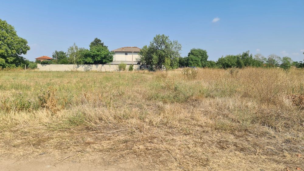 Продавам парцел 2086 м2 с УПИ !