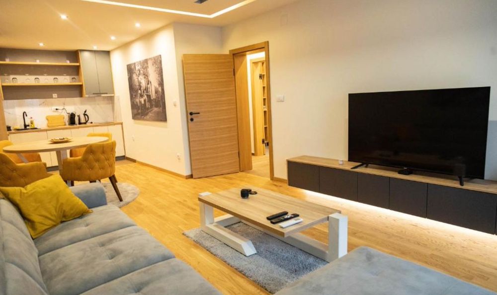 Дава се под наем Двустаен апартамент в София, Център - 58 кв.м за 647.19 € - Снимка #2