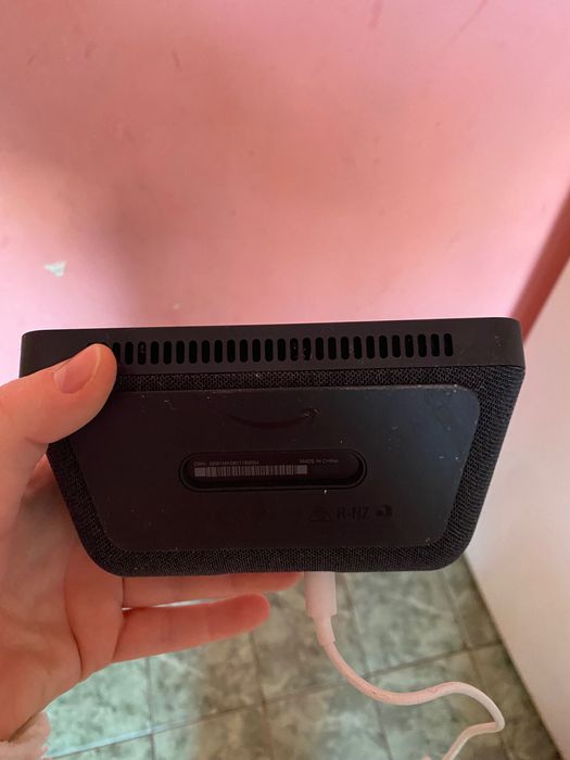 Смарт тонколона  с екран за видеовръзка Amazon Echo Show