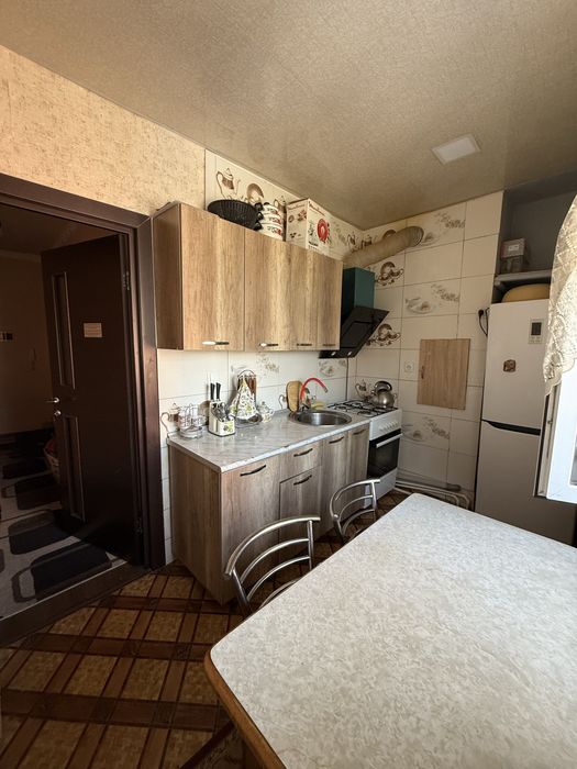 Продается 3 комнатная кв на Янгихаётский р-н, ориентир Спутник 16а