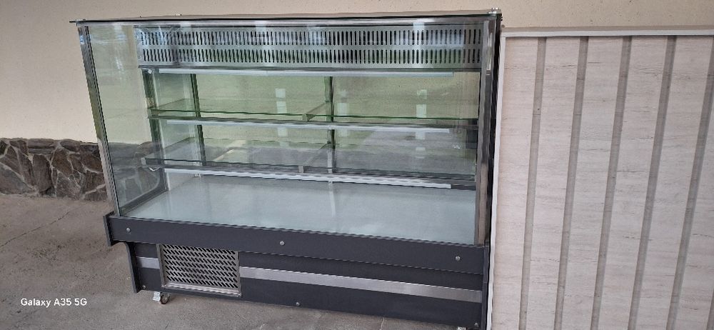 Продоется холоделник витрина