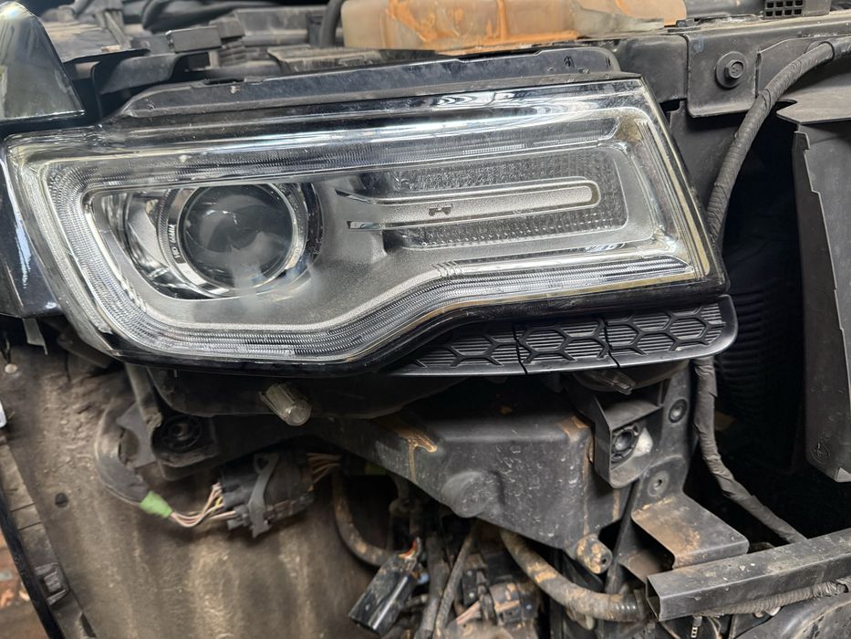 Фарове WK2 Grand Cherokee Jeep
