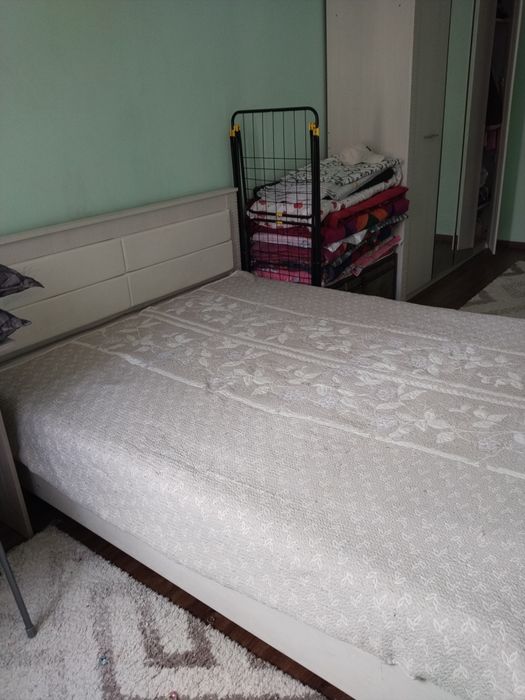 Спальный кровать