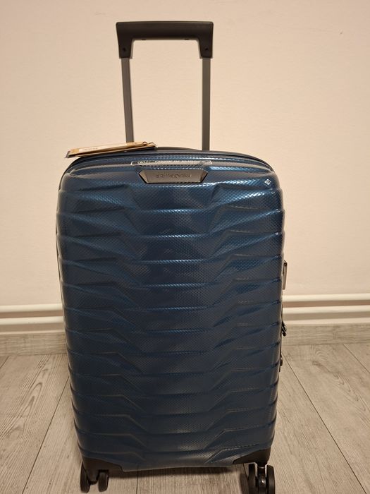 Vând troler cabină extensibil Samsonite, nou.