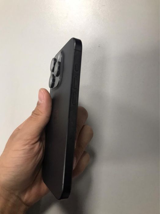 Продаю  Iphone 15 pro черный цвет